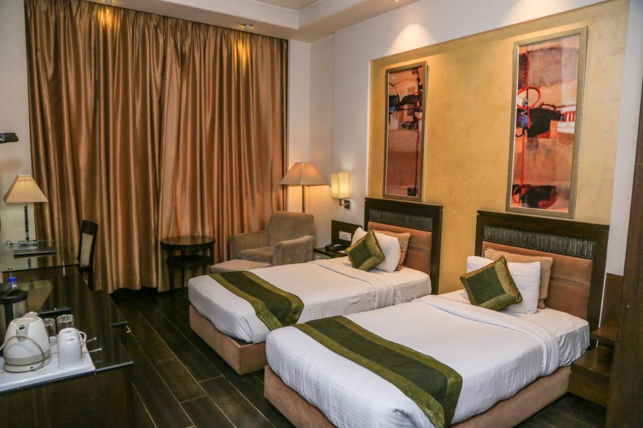 Western Court Panchkula Exterior photo